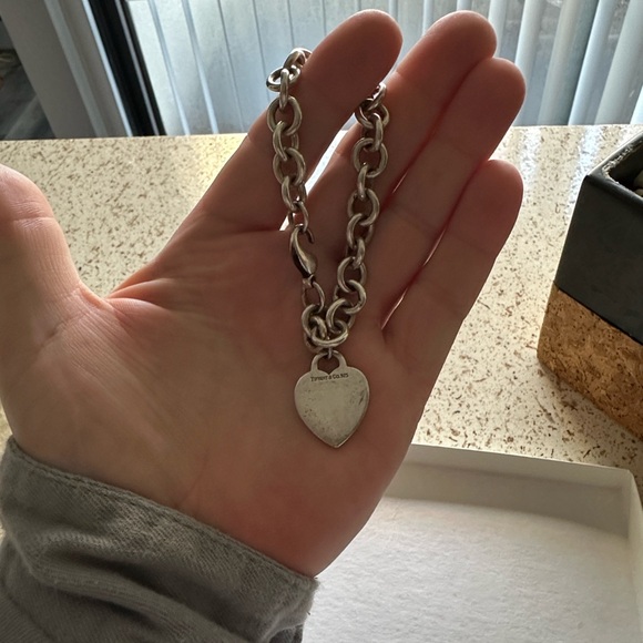Tiffany & Co. Silver Chain Bracelet with Heart Charm - Picture 6 of 7